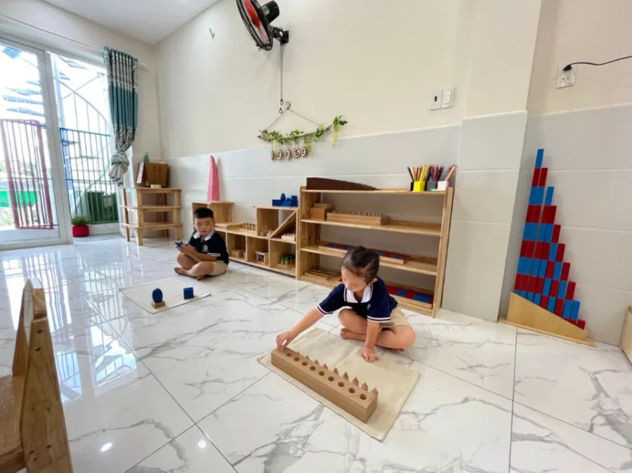 Trường mầm non Sunshine House Montessori - Bà Điểm Hóc Môn