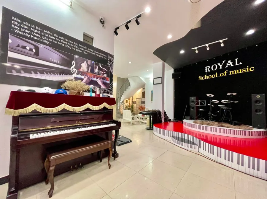 Trung Tâm Nghệ Thuật Royal