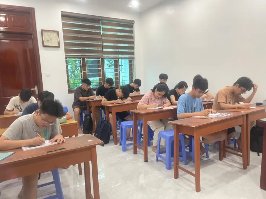 Trung Tâm Anh Ngữ Tân Bình - Lê Thanh Nghị