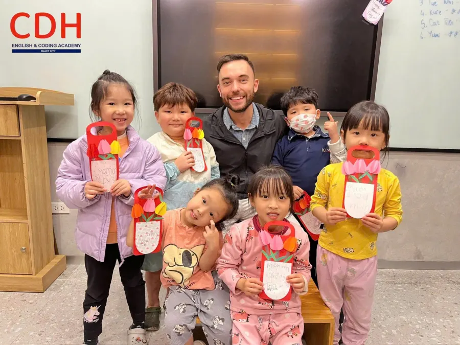 Trung tâm CDH - English & Coding Academy