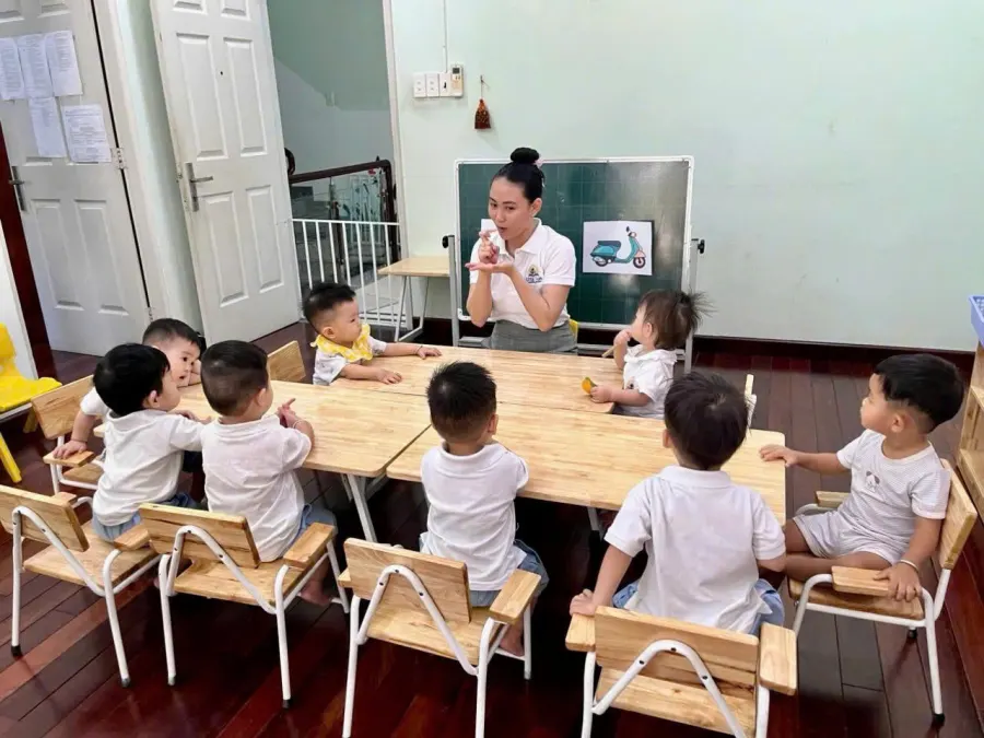 Mầm Non Mặt Trời Nhỏ 6A (Little Sun Kindergarten) - Him Lam