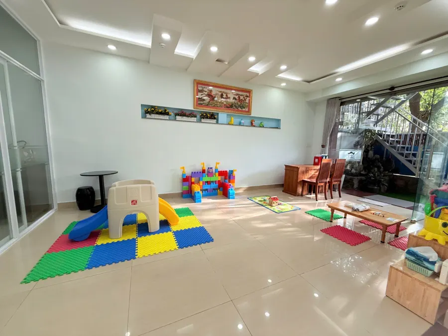 Mầm Non Mặt Trời Nhỏ 6A (Little Sun Kindergarten) - Him Lam