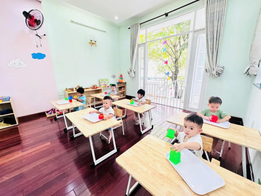Mầm Non Mặt Trời Nhỏ 6A (Little Sun Kindergarten) - Him Lam