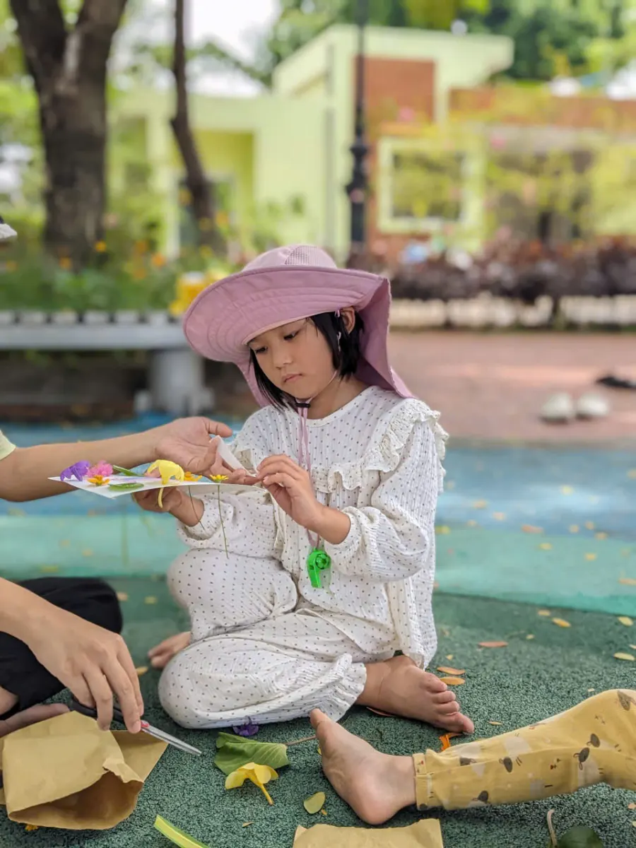 Lớp Tiếng Anh Thầy Paul - The Monster Factory
