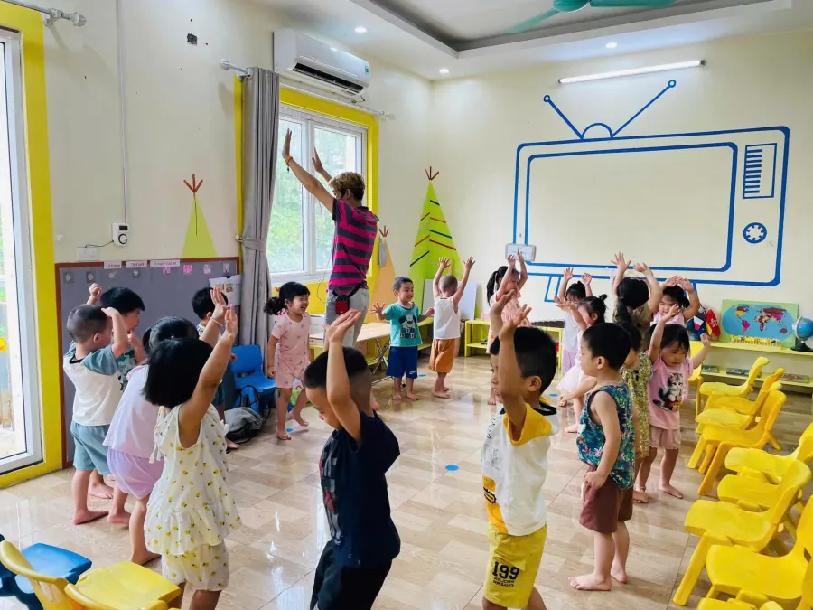 Trường Mầm Non Nắng (Sunny Montessori Kindergarten) Eurowindow