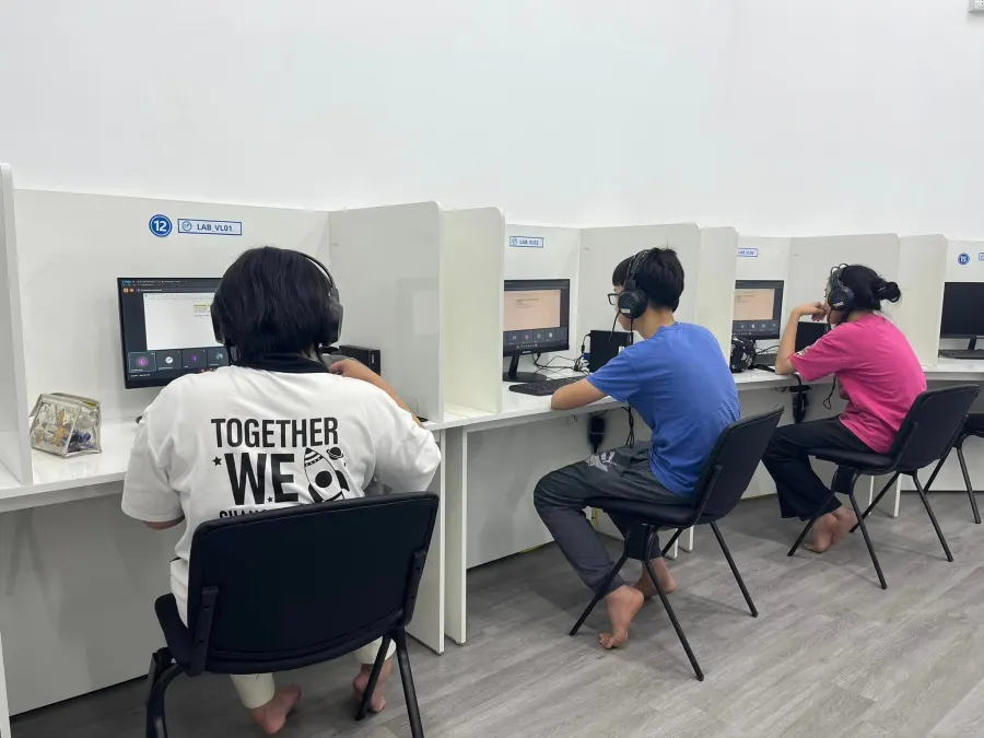 TRUNG TÂM ANH NGỮ DOLPHIN ENGLISH - DOLPHIN ACADEMY - VĂN LANG