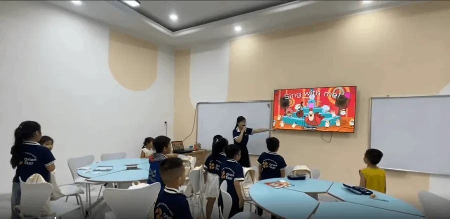 Trung tâm ngoại ngữ OrionStar - Long Hưng