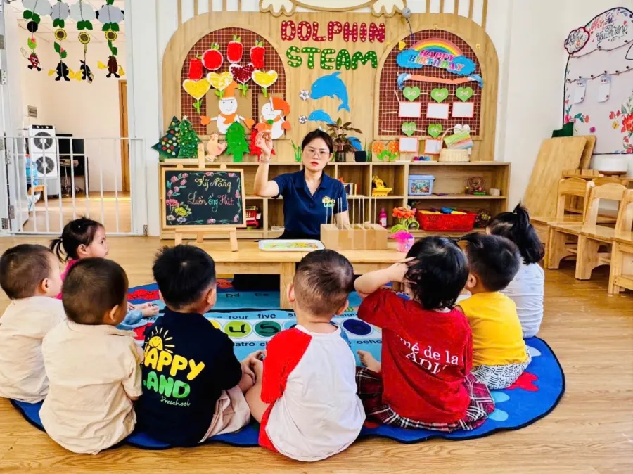 Trường Mầm Non Song Ngữ Miền Hạnh Phúc (Happy Land)