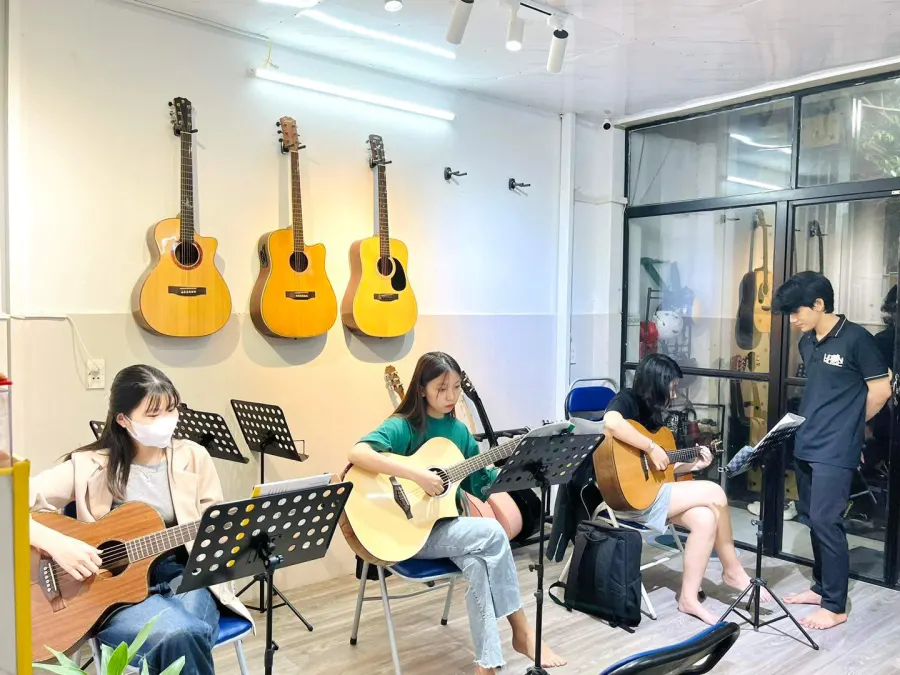 Trung Tâm Leon Music (Guitar) - Thông Tây Hội