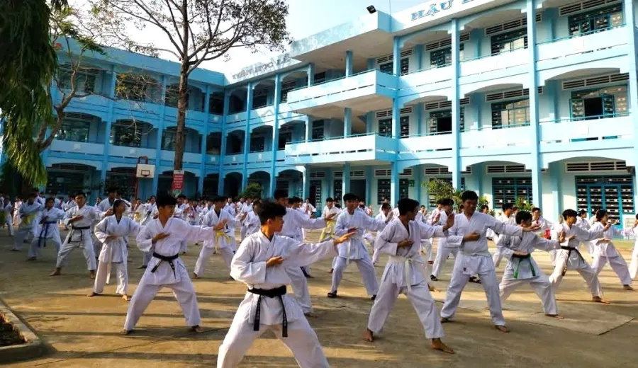 Trường TH - THCS - THPT Lê Quý Đôn