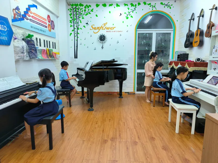 Trung Tâm Giáo Dục Nhạc Họa Piano & Vẽ Sunflower