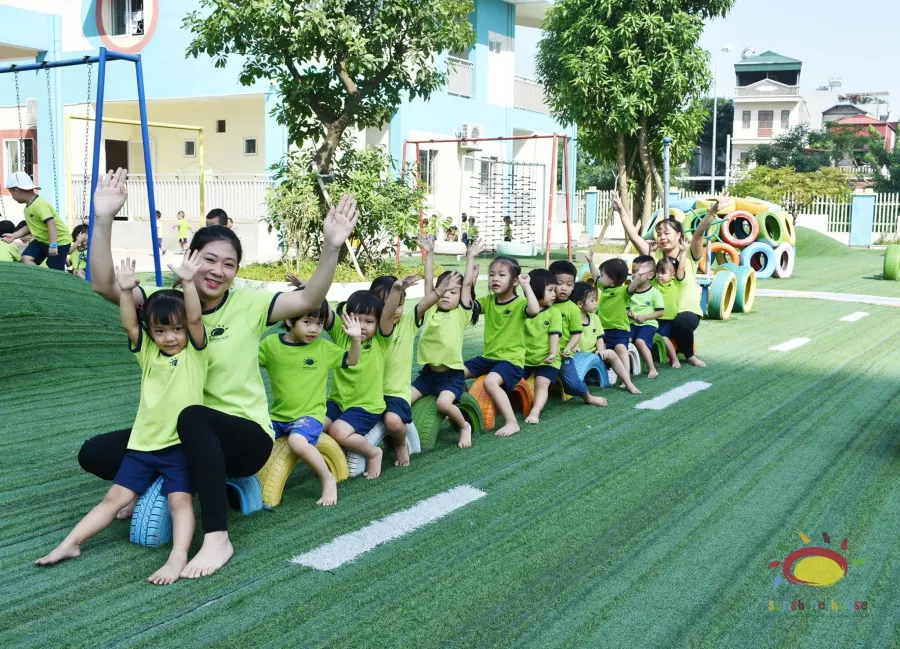 Trường mầm non Song Ngữ Ngôi nhà Ánh Sáng ( Sunshine House International Kindergarten )