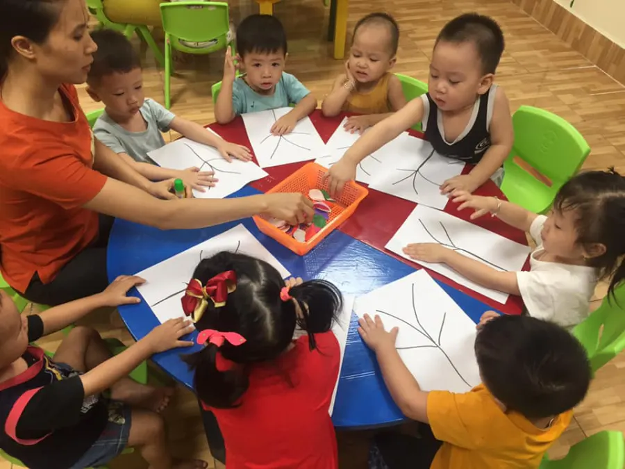 Trường mầm non Alibonbon Montessori ( Hoa Lư ) - Phố cầu huyện , Thiên Tôn