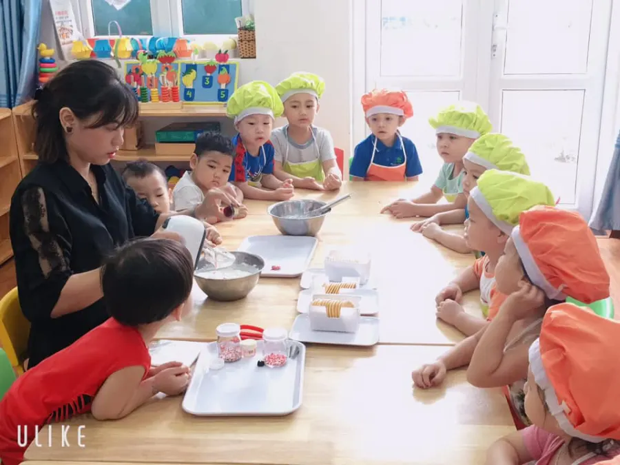 Trường mầm non Mặt Trời Xanh ( Blue Sun Montessori School )