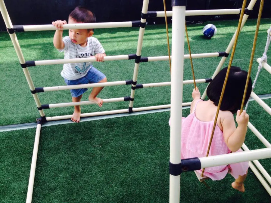 Trường mầm non Ong Nhỏ (Little Bees Montessori Kindergarten)