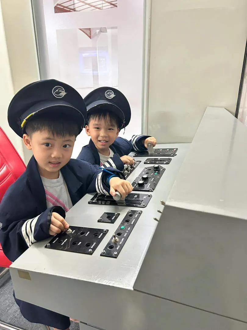 Trường mầm non Hoa Phượng