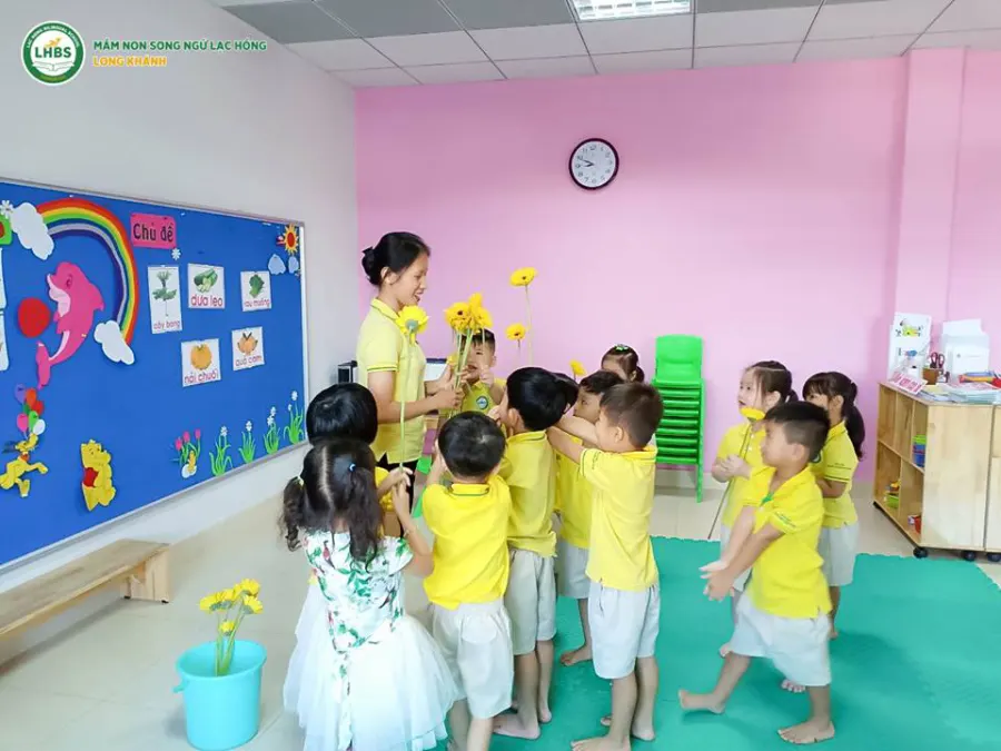 Trường mầm non Song Ngữ Lạc Hồng (Lạc Hồng Bilingual School)