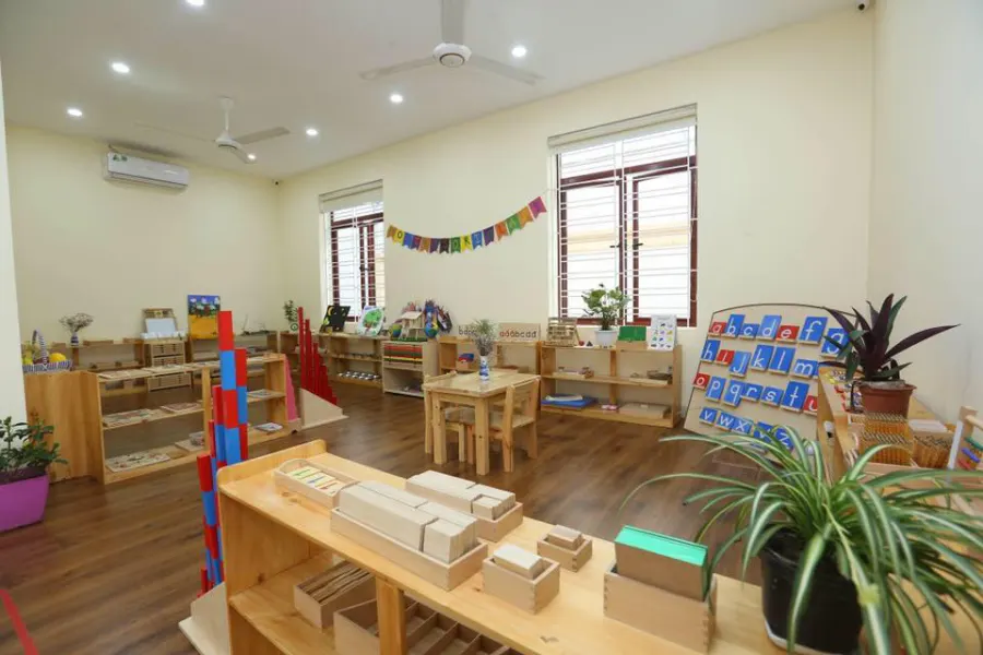 Trường mầm non quốc tê Ánh Sáng Tri Thức Montessori
