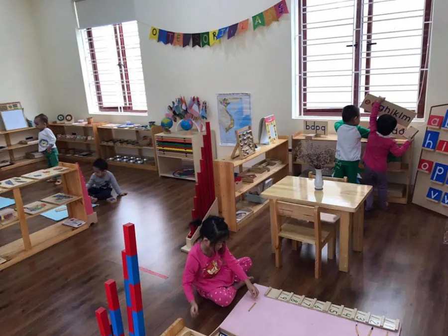 Trường mầm non quốc tê Ánh Sáng Tri Thức Montessori