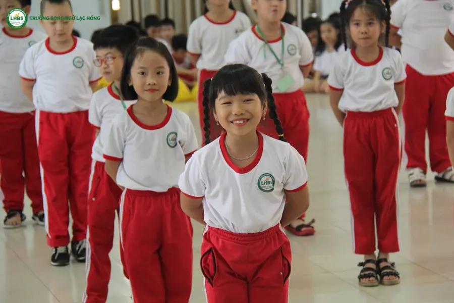 Trường song ngữ Lạc Hồng