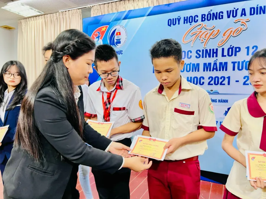 Trường TH, THCS & THPT Quốc Văn Cần Thơ
