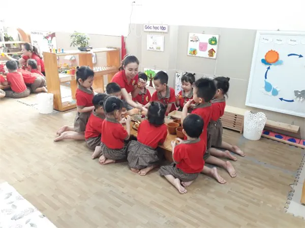 Trường mầm non Đô thị Việt Hưng