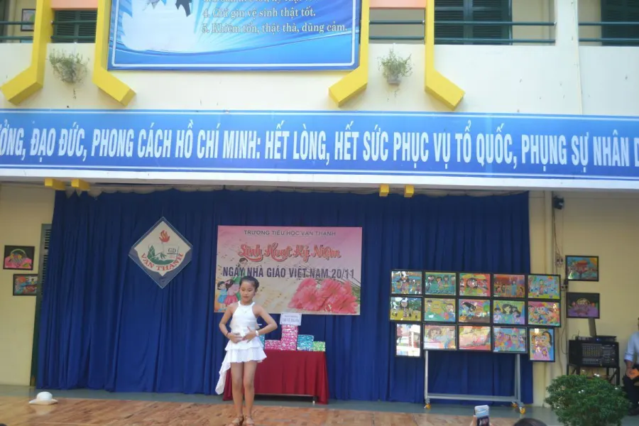 Trường tiểu học Vạn Thạnh
