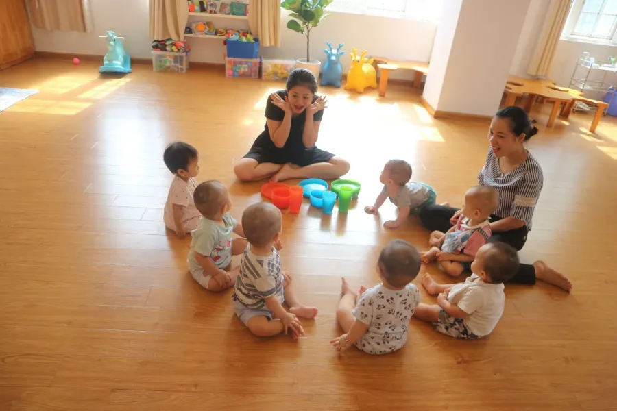 Trường mầm non BEEs' Tiny College-  Mai Hắc Đế