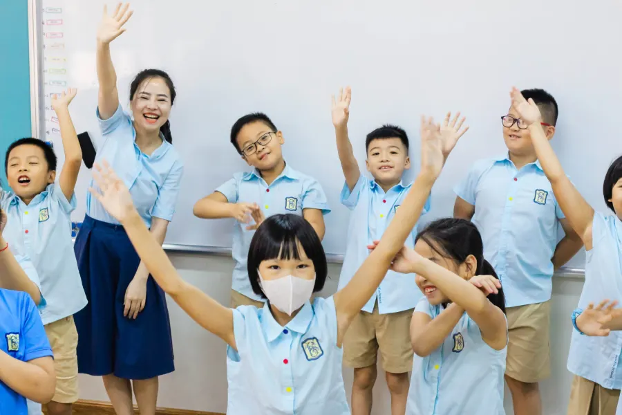 Trường Liên cấp SenTia School