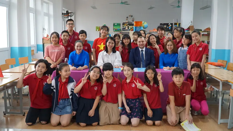 Trường Tiểu học & THCS Hà Nội - Thăng Long Xa La
