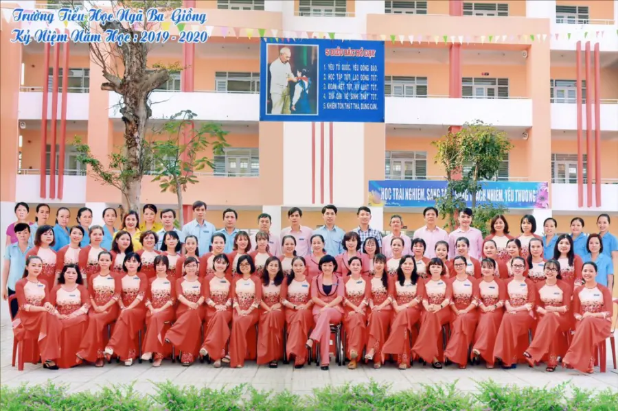Trường Tiểu học Ngã Ba Giồng