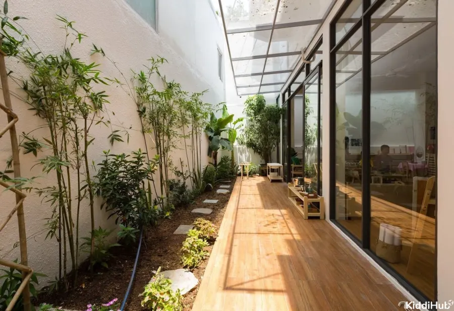 Trường mầm non Aurora Montessori School