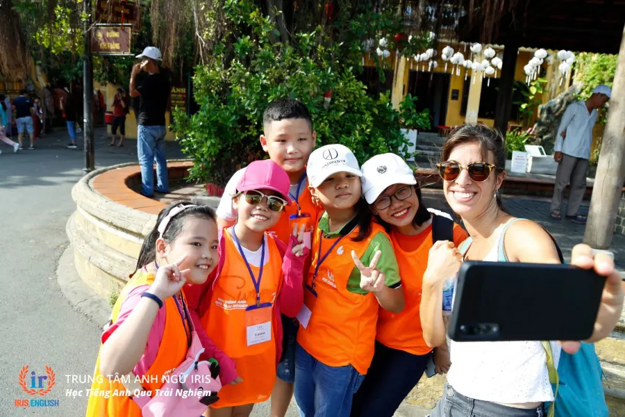 IRIS English Kids (Tiếng Anh Giao Tiếp Trẻ Em)