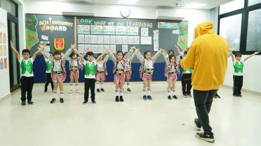 Kidstar Trung Tâm Dạy Nhảy Hiện Đại Trẻ Em