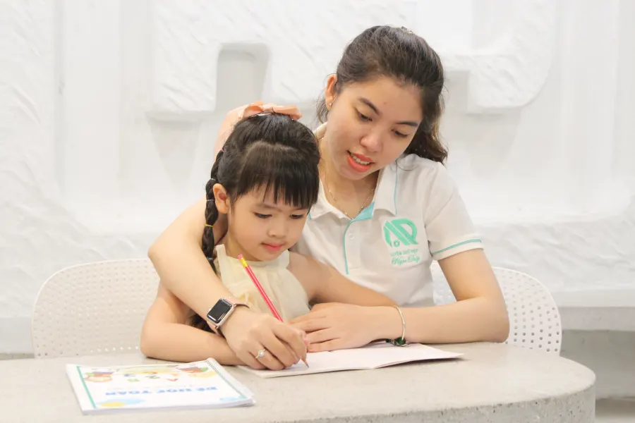 Trung tâm luyện viết chữ đẹp Cô Ngọc Diệp