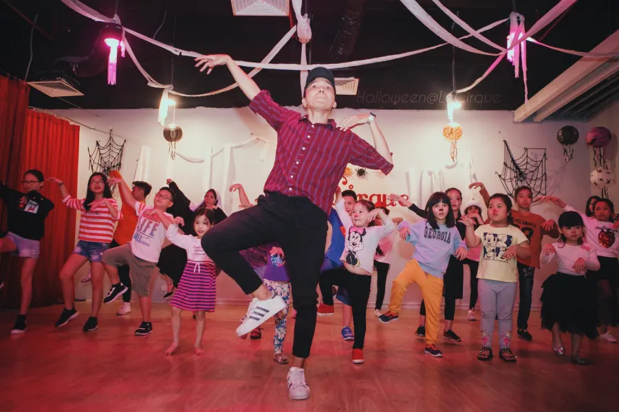Trung Tâm Le Cirque Dance Company