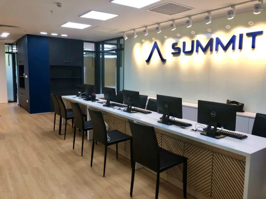 SUMMIT EDUCATION (Long Biên)