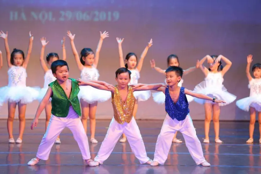 Trung Tâm Nghệ Thuật Đôi Giày Đỏ - RSAC