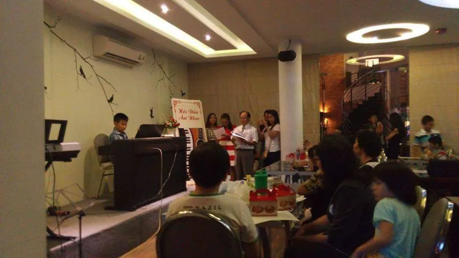 Trung Tâm Đào Tạo Âm Nhạc & Nghệ Thuật Hoàng Gia