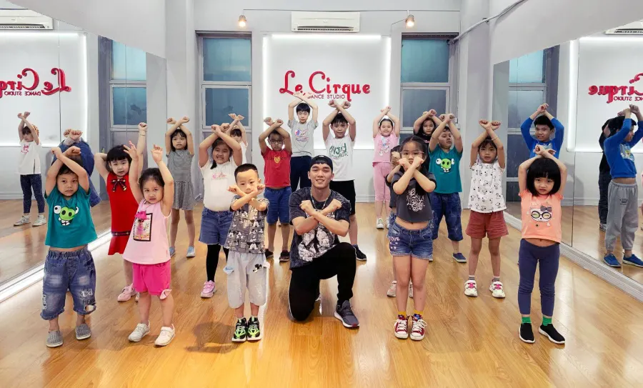 Trung tâm dạy nhảy/ múa hiện đại Le Cirque - CS1 Giang Văn Minh