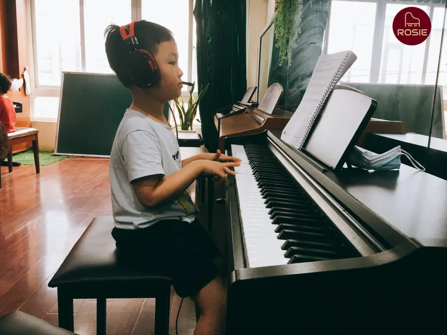 Trung Tâm Nghệ Thuật Rosie - Cầu Diễn