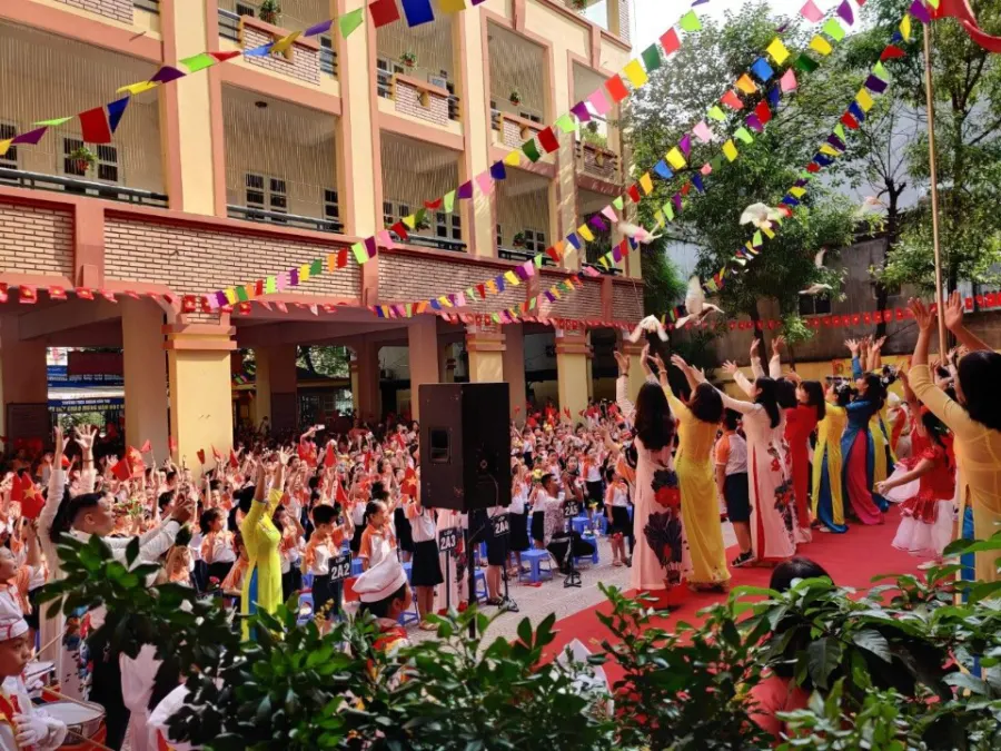 Trường Tiểu Học Hoàng Văn Thụ