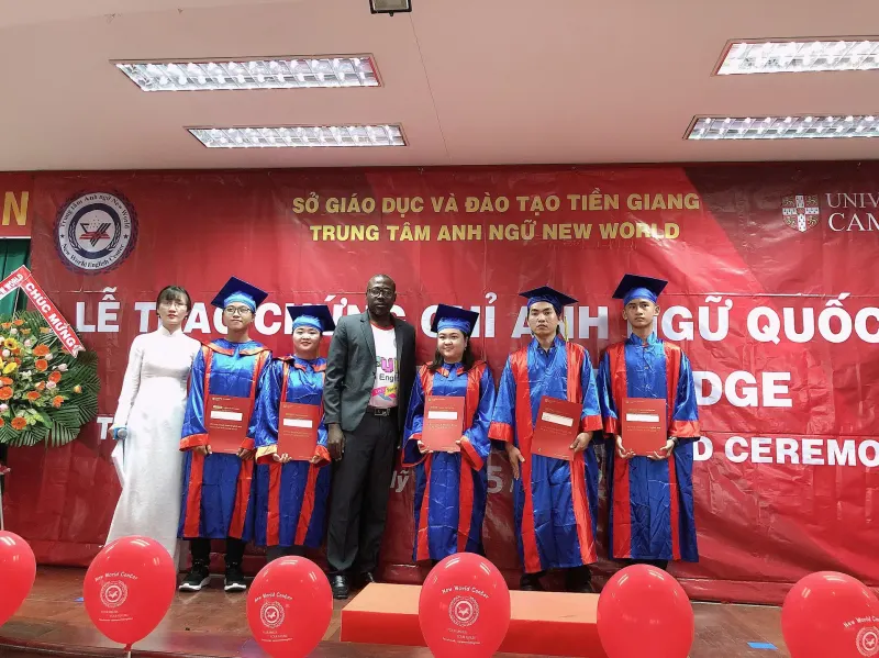 Trung Tâm Anh Ngữ New World