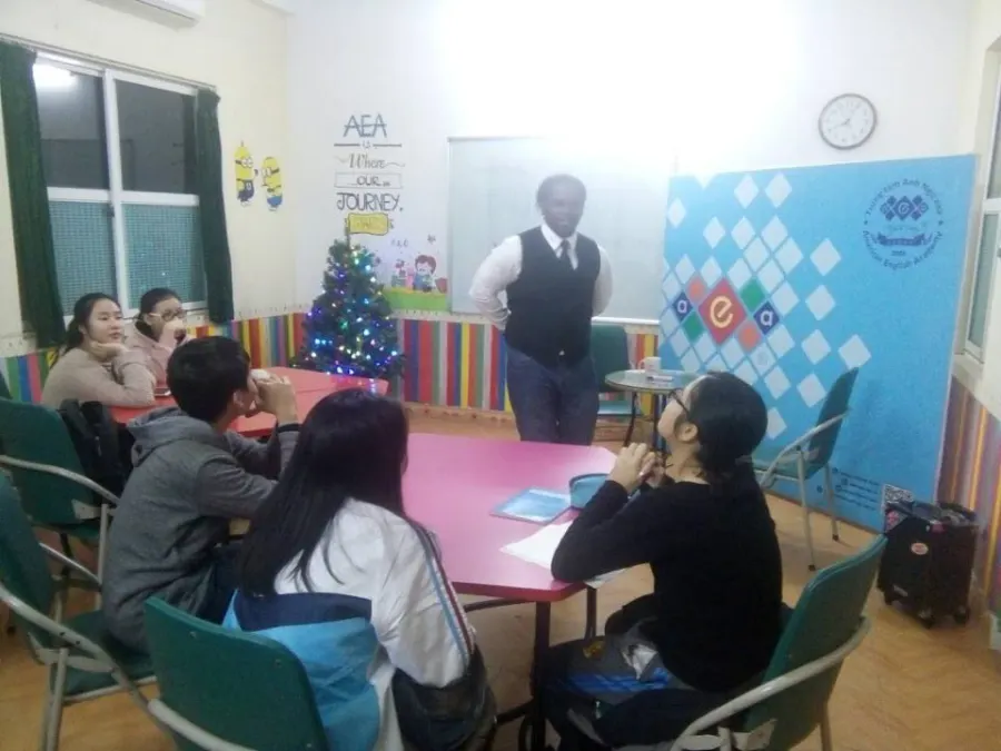 Trung Tâm Anh Ngữ AEA ( American English Academy )