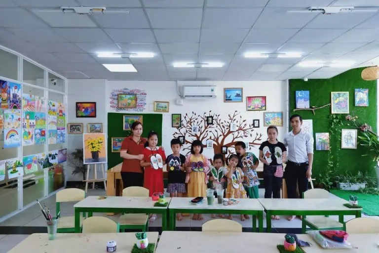 Trung Tâm Ngoại Ngữ Tân Âu ( NEEC )