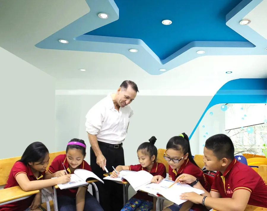 Trung Tâm Ngoại Ngữ Tân Âu ( NEEC )