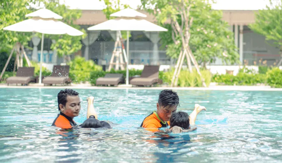 Hồ Bơi Celadon Sports & Resort Club - Sơn Kỳ