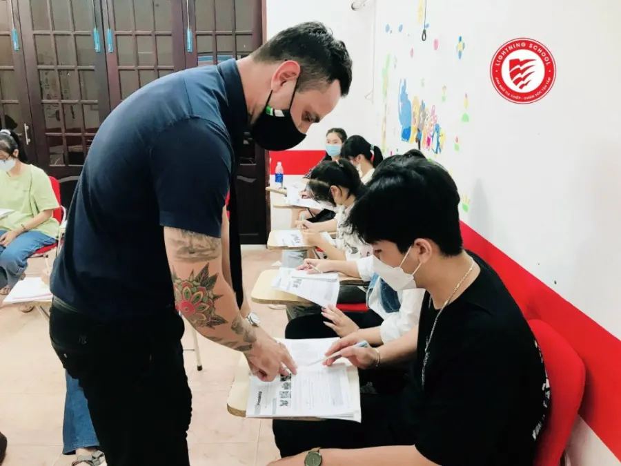 Trung Tâm Anh Ngữ Tia Chớp (Lingtning School)