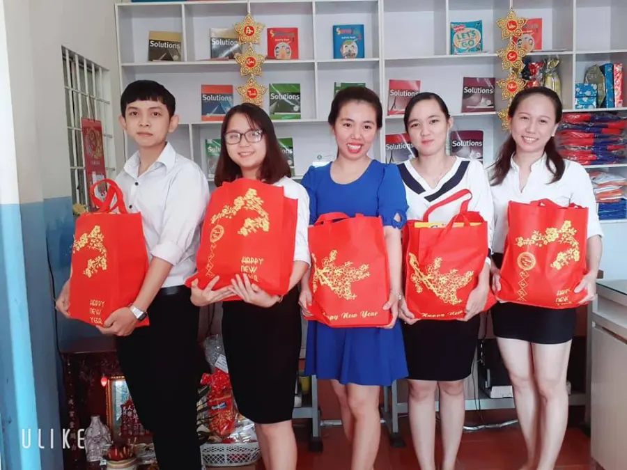 Trung Tâm Anh Ngữ Quốc Tế Anh Việt ( VEE )