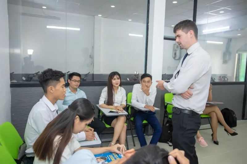 Trung Tâm The Star - Học Tiếng Anh Giao Tiếp TP Kon Tum